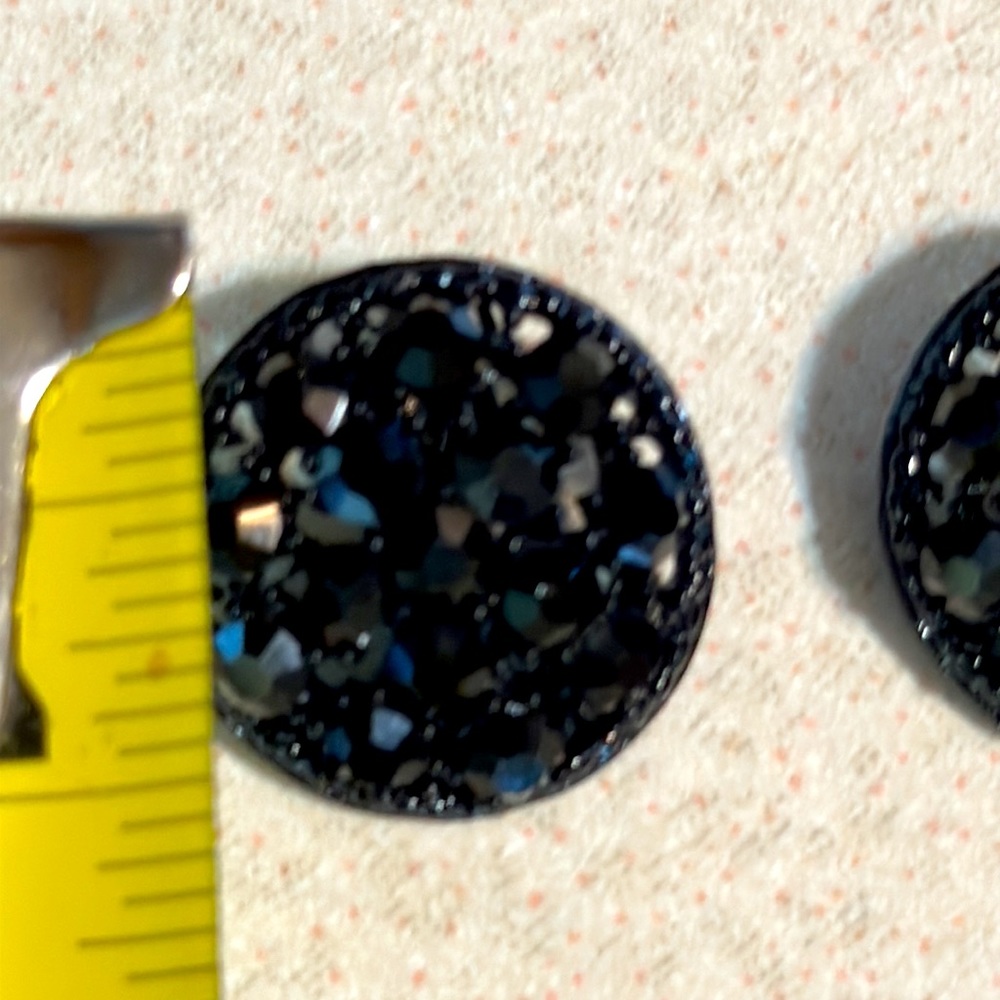Vintage Weiss black rhinestone clip on earrings (631) - Picture 4 of 6